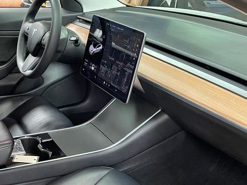 Used 2020 Tesla Model 3 Performance image 21