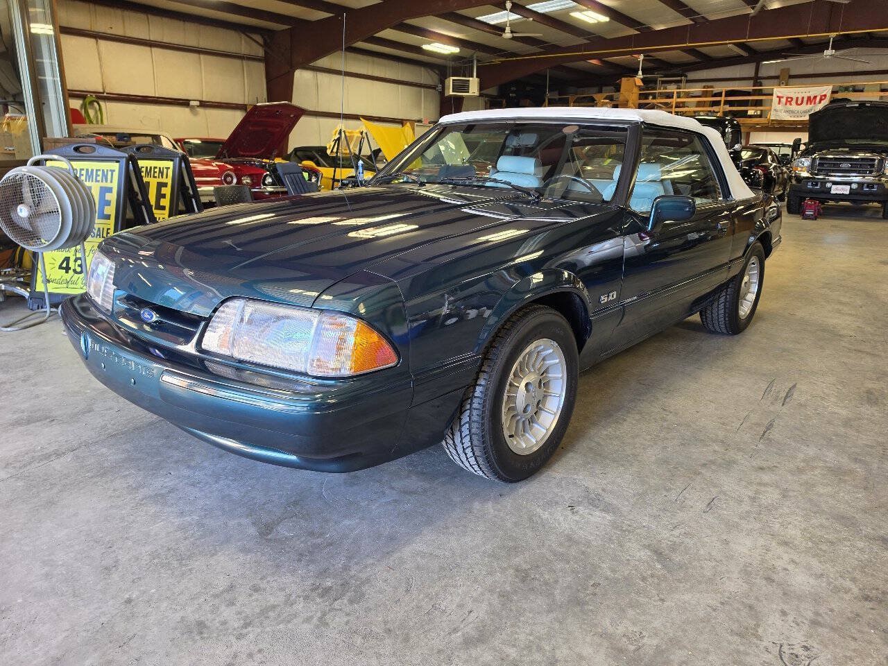 Used 1990 Ford Mustang LX RWD image 2
