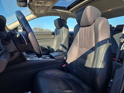 Used 2018 Honda Accord Touring image 15