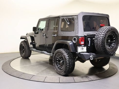 Used 2013 Jeep Wrangler Unlimited Sahara w/ Connectivity Group AWD/4WD image 3