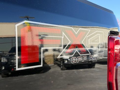 Used 2020 Ford F250 Platinum w/ FX4 Off-Road Package image 44