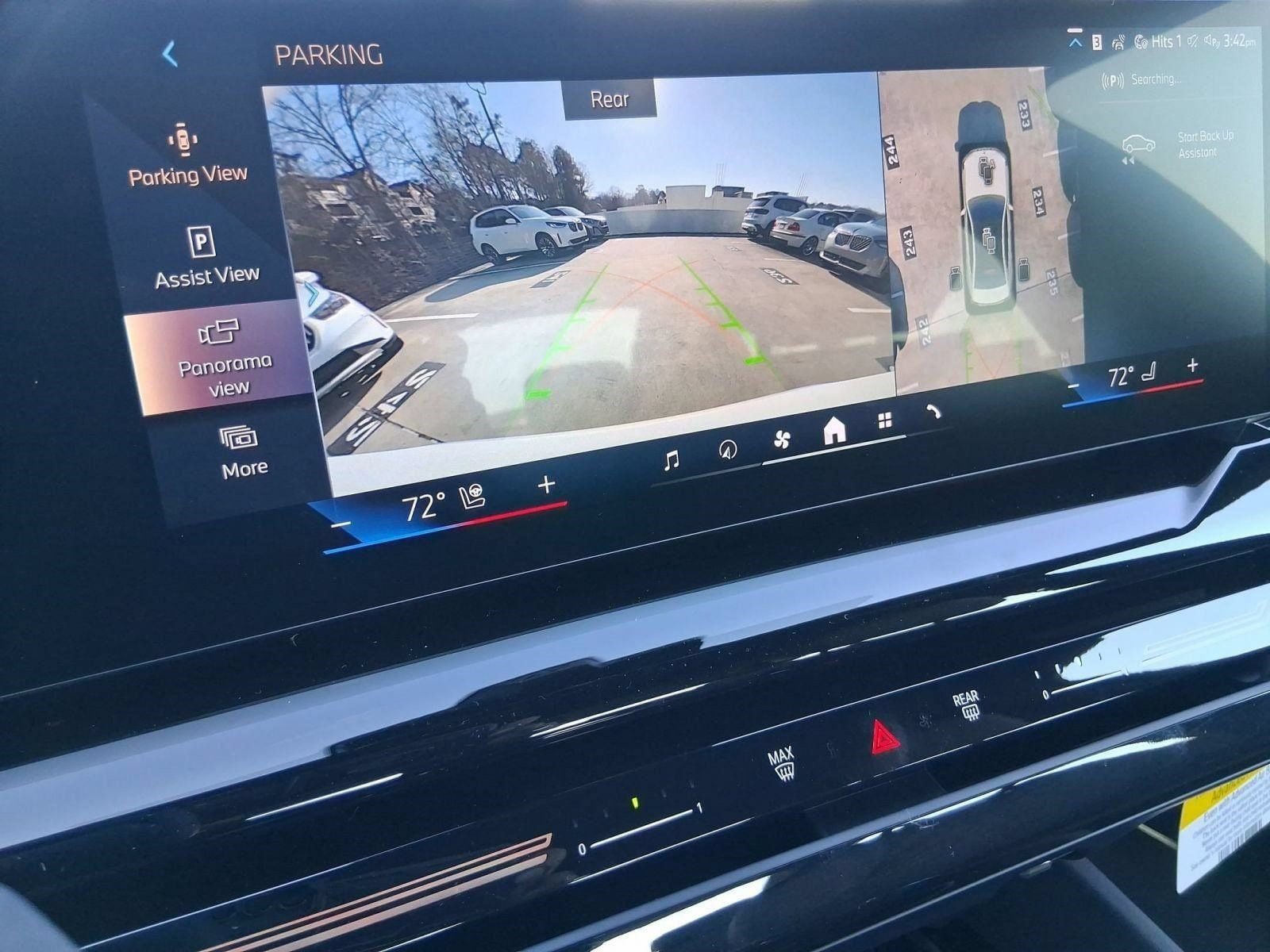 Used 2026 BMW 530i w/ Premium Package RWD image 19