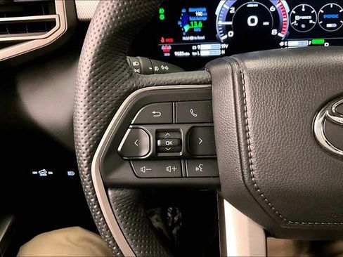 Used 2025 Toyota Tundra Limited image 25