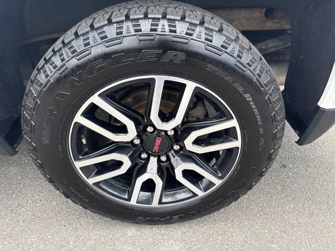 Used 2021 GMC Sierra 1500 AT4 AWD/4WD image 10