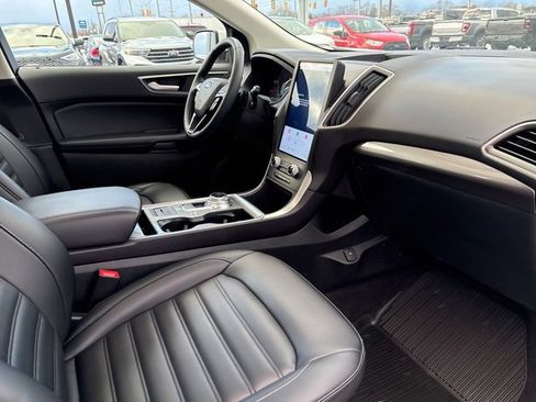 Used 2024 Ford Edge SEL w/ Convenience Package image 11