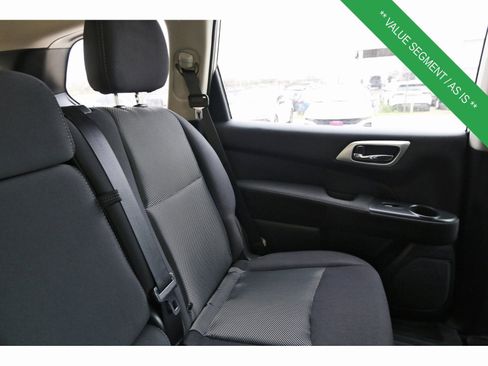 Used 2017 Nissan Pathfinder SV w/ SV Tech Package image 15