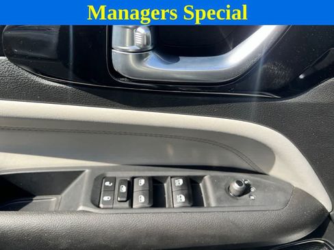 Used 2025 Jeep Compass Limited AWD/4WD image 19