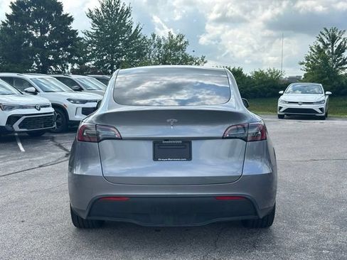 Used 2024 Tesla Model Y Long Range RWD image 6