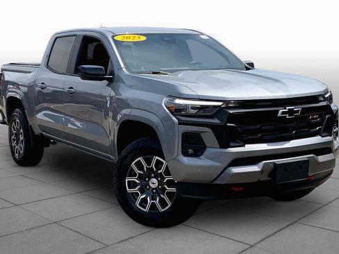 Used 2023 Chevrolet Colorado Z71 w/ Z71 Convenience Package 2 AWD/4WD image 3