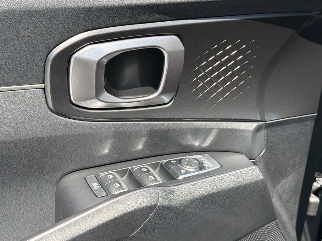 New 2026 Kia Sorento LX FWD image 16