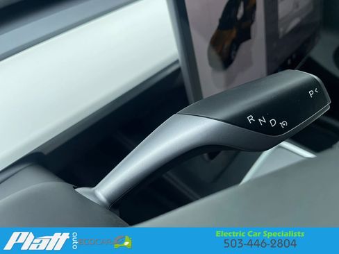 Used 2024 Tesla Model Y Long Range AWD/4WD image 35