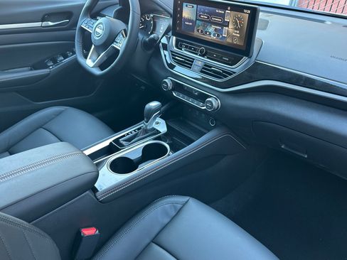 New 2025 Nissan Altima 2.5 SR w/ SR Premium Package image 15