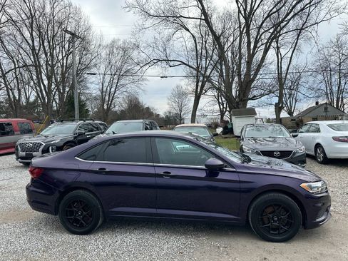 Used 2019 Volkswagen Jetta SE FWD image 4