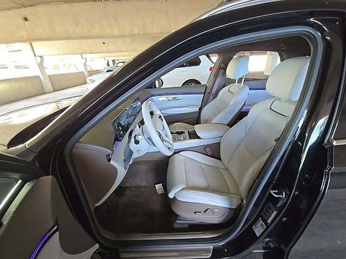 Used 2026 Genesis GV70 2.5T Advanced AWD/4WD image 6