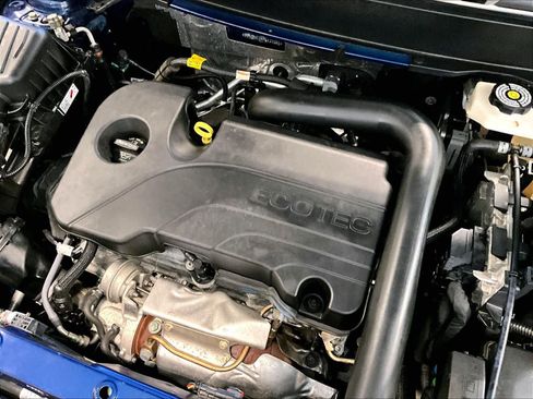 Used 2023 Chevrolet Equinox LT AWD/4WD image 36