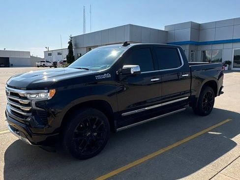 Used 2025 Chevrolet Silverado 1500 High Country AWD/4WD image 1