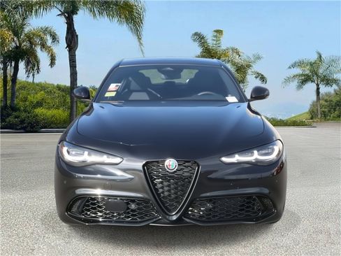 New 2025 Alfa Romeo Giulia w/ Veloce Package Rwd image 3