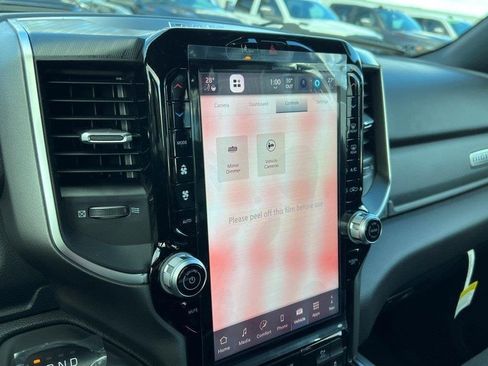 New 2026 RAM 1500 4x4 Crew Cab image 34