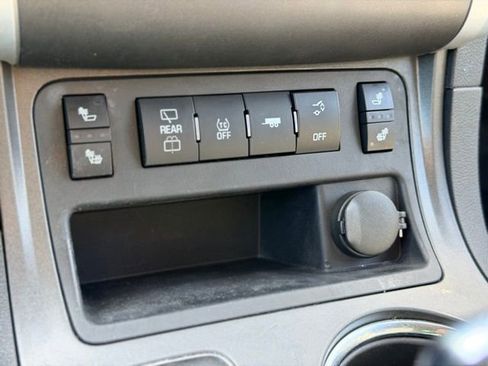 Used 2012 Chevrolet Traverse LT image 13