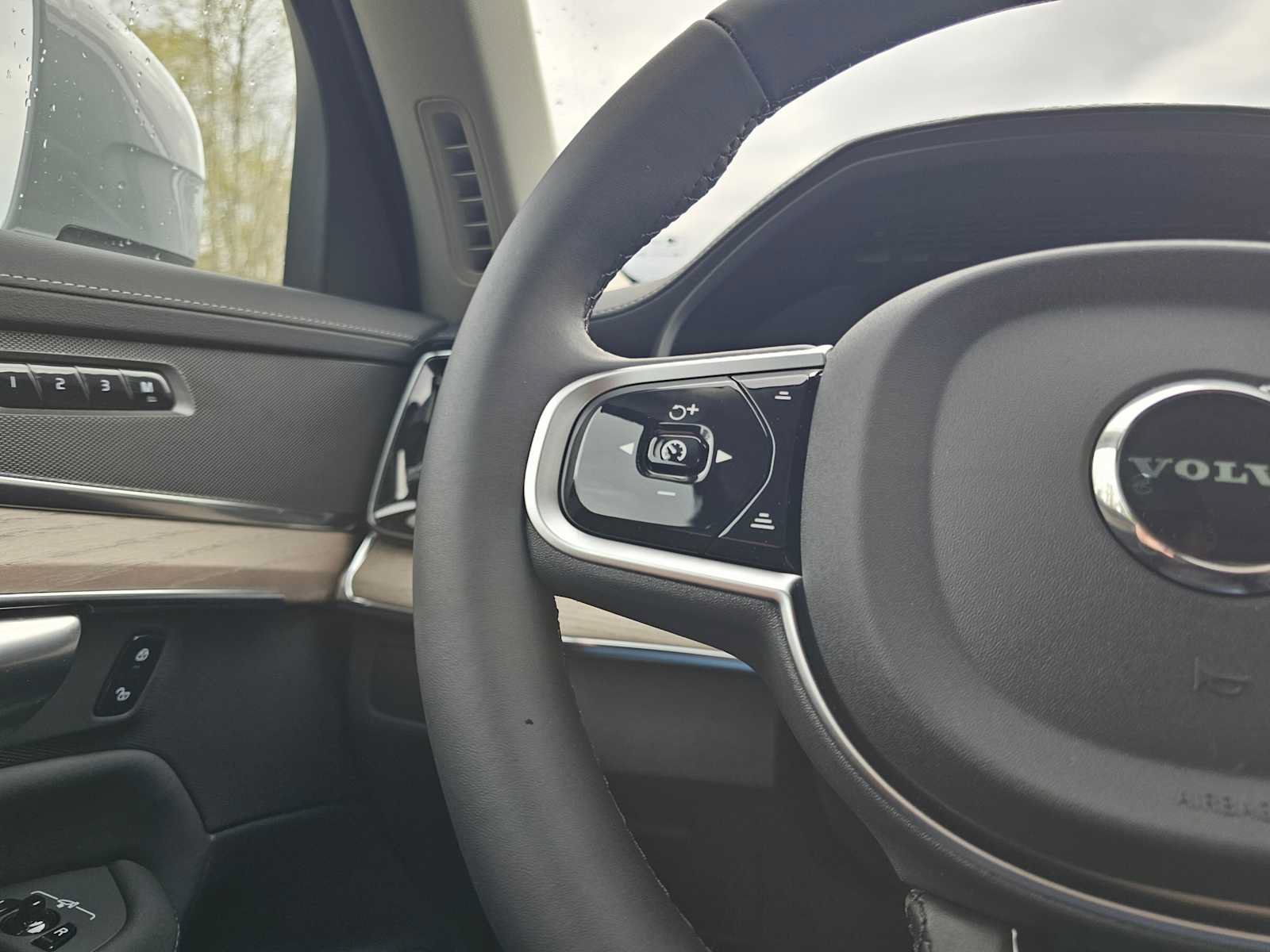 New 2026 Volvo XC90 T8 Plus w/ Protection Package AWD/4WD image 30