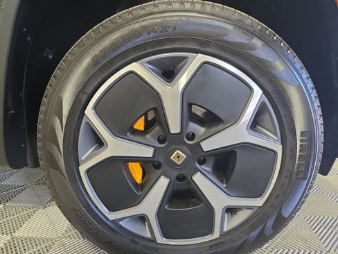 Used 2024 Rivian R1S Adventure image 11