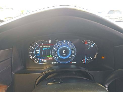 Used 2016 Cadillac Escalade ESV Luxury image 3