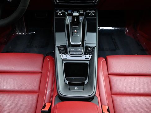 Used 2022 Porsche 911 Carrera 4 GTS image 9