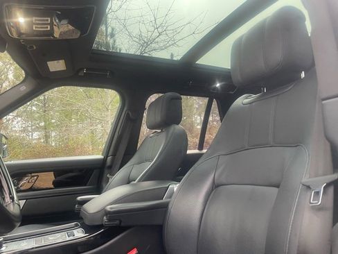 Used 2022 Land Rover Range Rover P525 Westminster Edition image 3