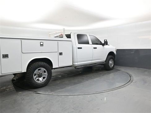 Used 2024 RAM 3500 Tradesman w/ Chrome Appearance Group image 4