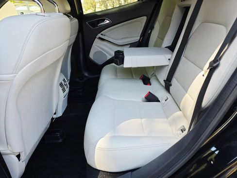 Used 2017 Mercedes-Benz GLA 250 image 39