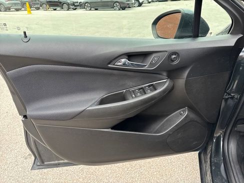 Used 2018 Chevrolet Cruze LT image 13