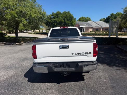 Used 2018 Toyota Tundra SR5 w/ SR5 Upgrade Package image 9