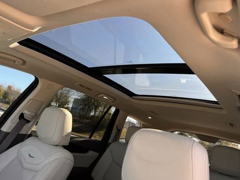 Certified 2022 Cadillac XT6 Premium Luxury image 24