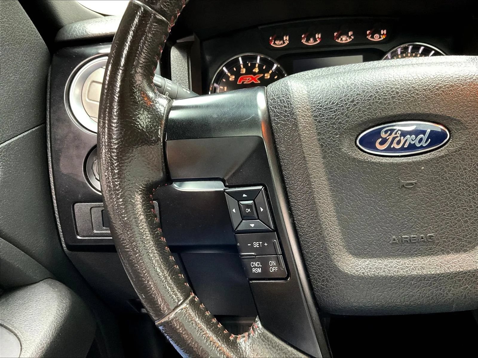 Used 2014 Ford F150 FX4 w/ Equipment Group 402A Luxury AWD/4WD image 20