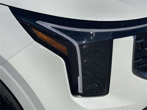 Certified 2026 Kia Carnival SX image 11