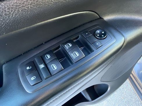 Used 2020 Jeep Grand Cherokee Altitude image 25