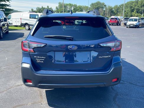 Used 2025 Subaru Outback Premium AWD/4WD image 4