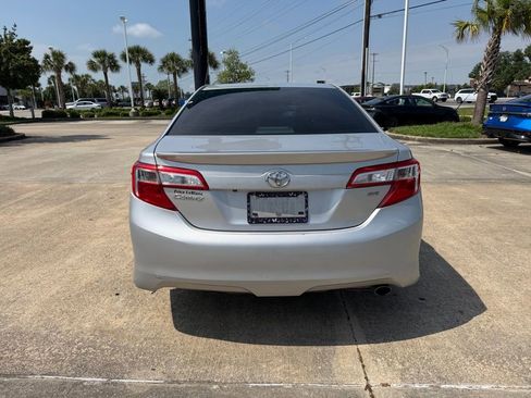 Used 2014 Toyota Camry SE FWD image 4