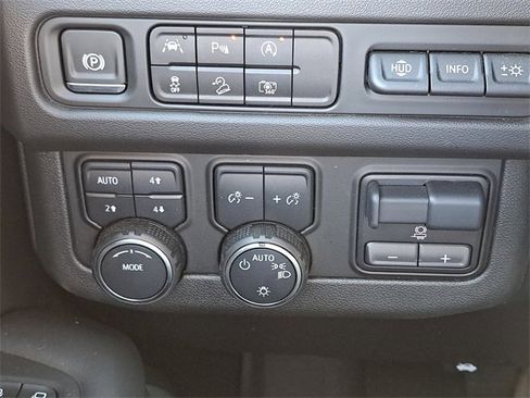 Used 2024 Chevrolet Suburban High Country w/ Max Trailering Package image 19