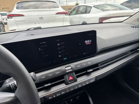 Used 2025 Kia K4 LXS image 21