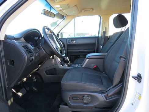 Used 2018 Ford Flex SE image 19
