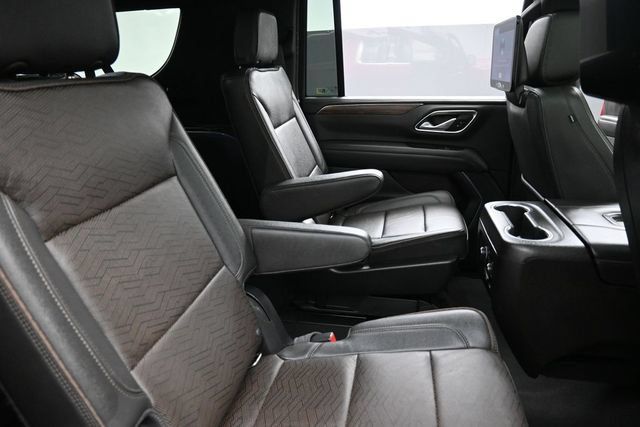 Used 2022 Chevrolet Suburban High Country AWD/4WD image 30