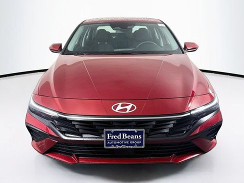 Used 2024 Hyundai Elantra SEL w/ Convenience Package FWD image 2