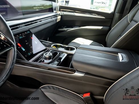 Used 2025 Cadillac Escalade Premium Luxury w/ Touring Package AWD/4WD image 21