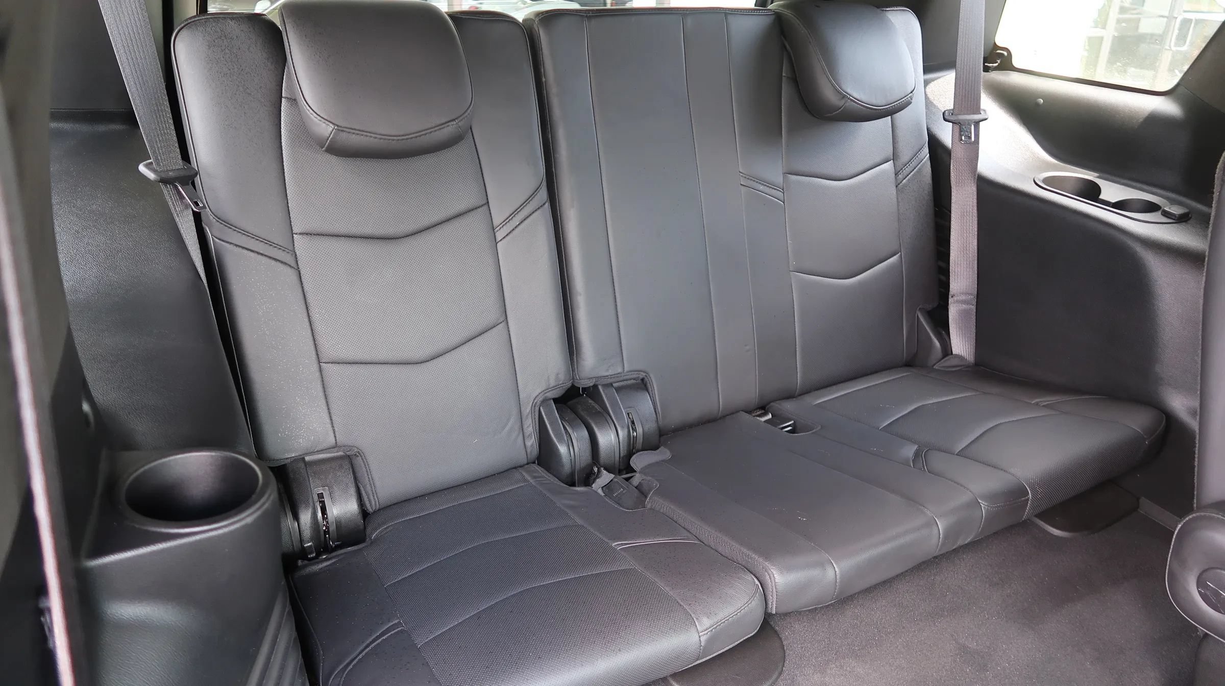 Used 2020 Cadillac Escalade Platinum AWD/4WD image 17
