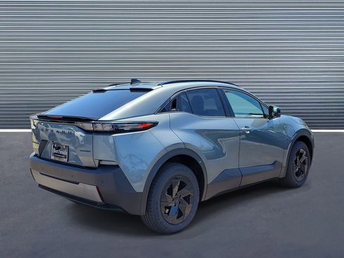 New 2026 Subaru Uncharted AWD image 3