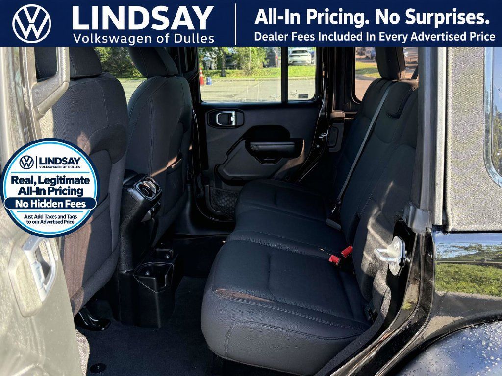 Used 2018 Jeep Wrangler Unlimited Sport S AWD/4WD image 14