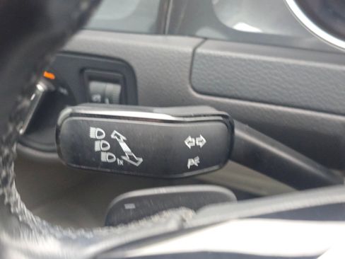 Used 2018 Volkswagen Golf SE image 39