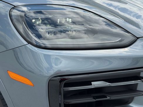New 2026 Porsche Cayenne S AWD/4WD image 12
