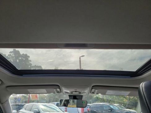 Used 2017 Toyota RAV4 Platinum image 19